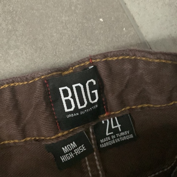 BDG High-rise Mom brown pant - Picture 2 of 2